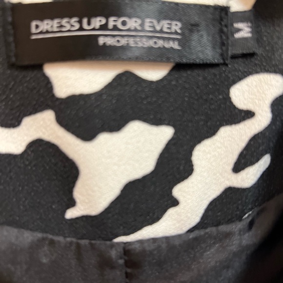 Dress Up For Ever Professional Women’s Black and White Cow Print Open Jacket - Picture 2 of 8